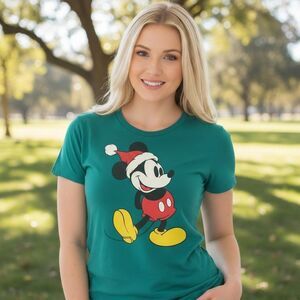Disney Mickey Mouse Santa Hat Christmas Graphic T-Shirt Green Unisex M